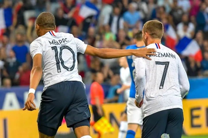 Frankrike gör mål i fotbolls-VM