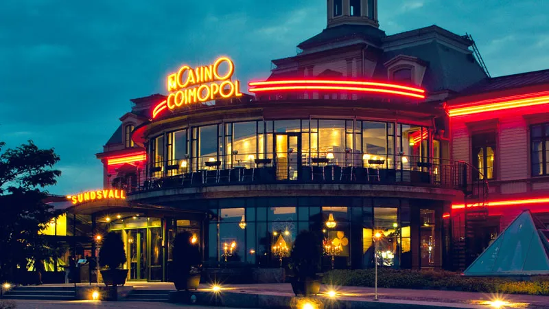 Casino Cosmopol-byggnad i Sundsvall från utsidan