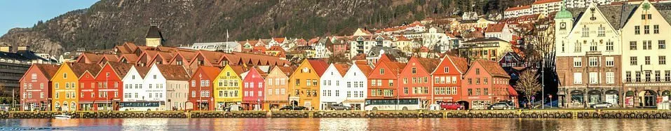 Bild på kustby i Norge